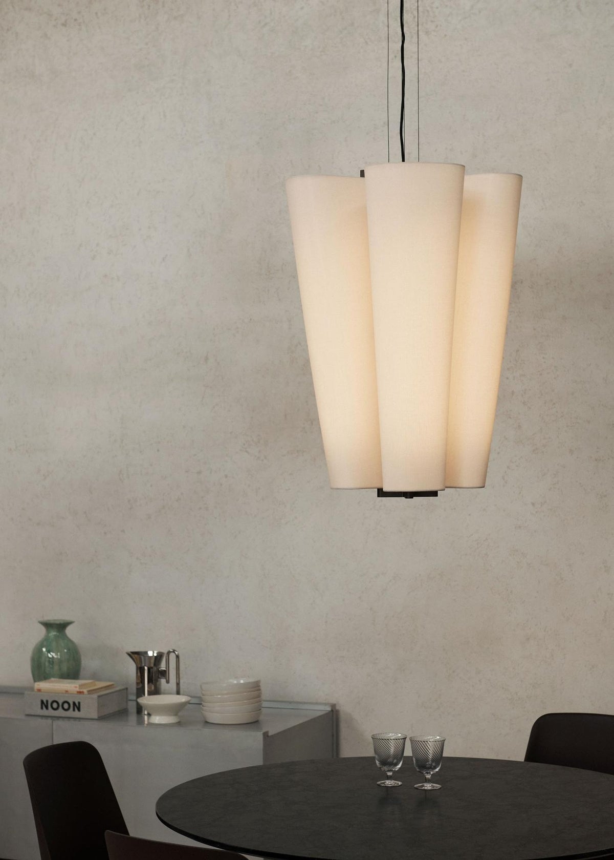Lustre Bella SC115 de Space Copenhagen - &amp;Tradition-The Woods Gallery
