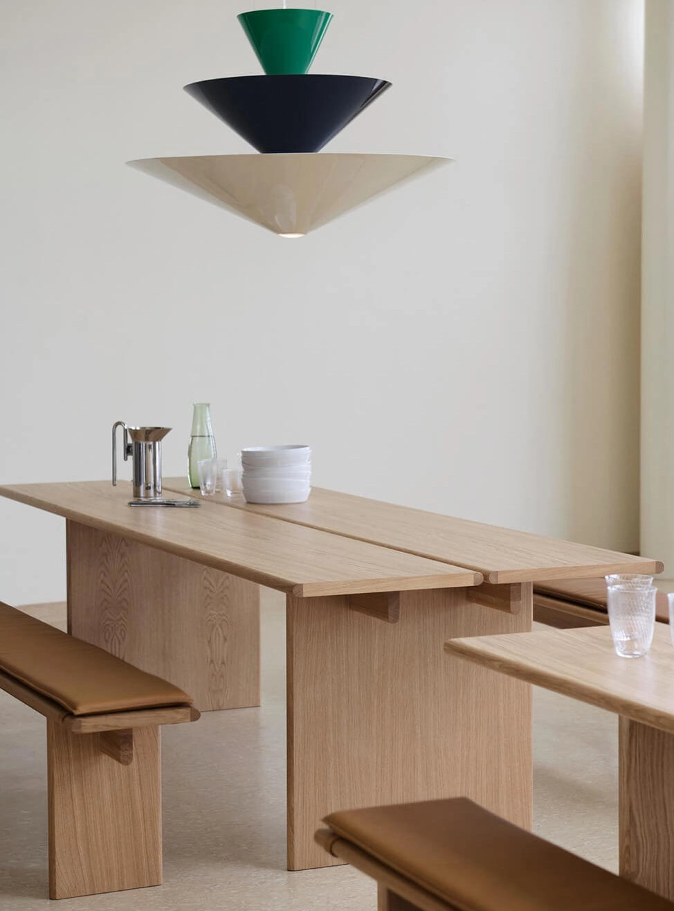 Lustre Gio LN15 de Luca Nichetto - &amp;Tradition-Vert signal, bleu profond &amp; blanc écru-The Woods Gallery