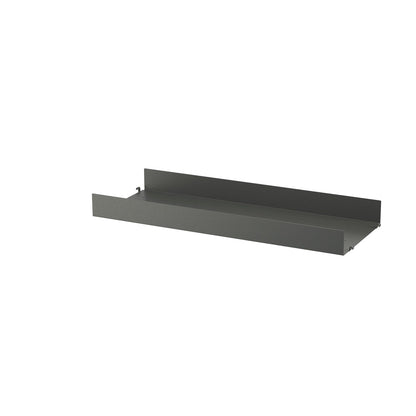 Étagère en métal perforé à rebords hauts L 58 ou 78 cm, String Furniture, coloris gris foncé, 78x30 cm, packshot sur fond blanc