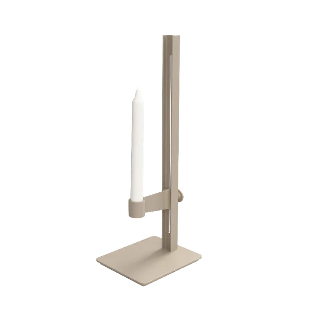 Bougeoir Museum, String Furniture, coloris beige, packshot sur fond blanc