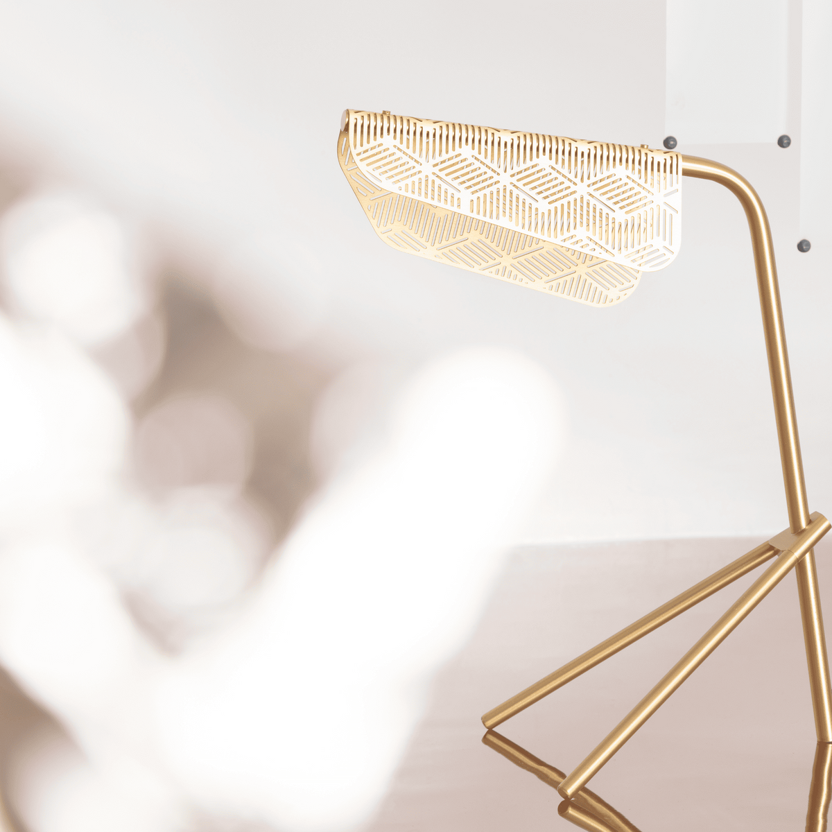 Mediterranea Lampe à poser de Noé Duchaufour-Lawrance - Petite Friture-détail-The Woods Gallery