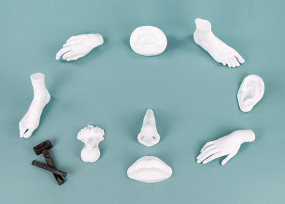 Sculpture pied de femme Memorabilia Mvsevm de Marcantonio - Seletti-vue 4-The Woods Gallery