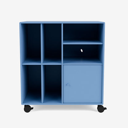 Meuble de Rangement Spin II par Peter J. Lassen - Montana-154 Azure-Roulettes h 6.8cm-The Woods Gallery