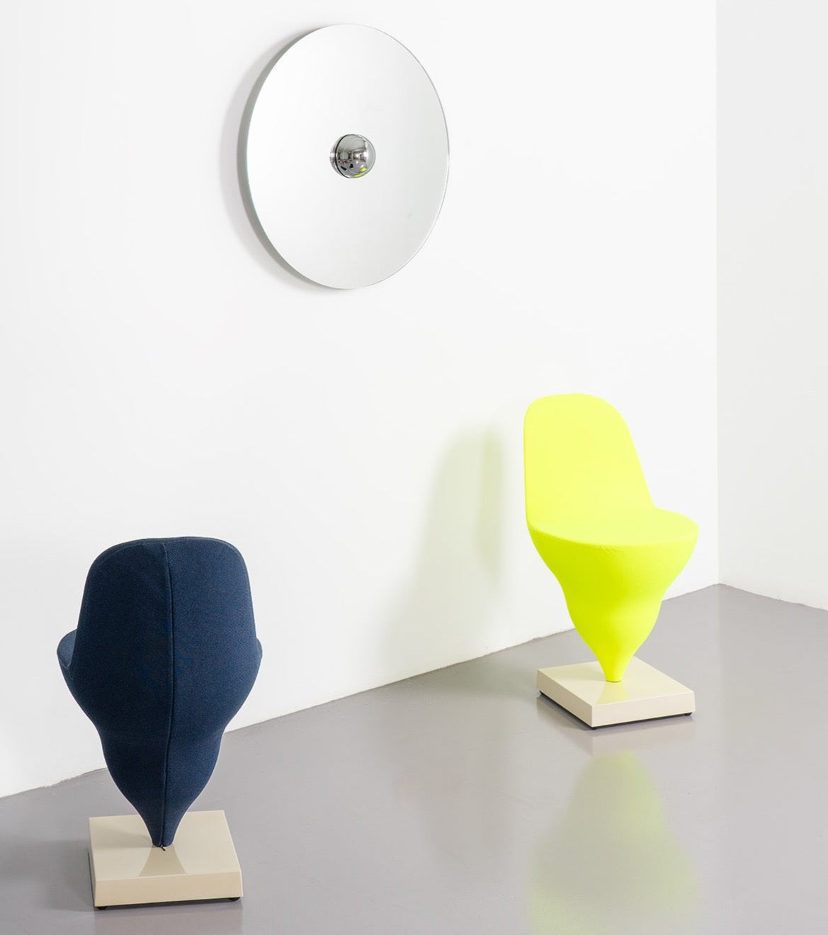 Miroir Sphera Disc de Jean-Baptiste Fastrez - Moustache-The Woods Gallery