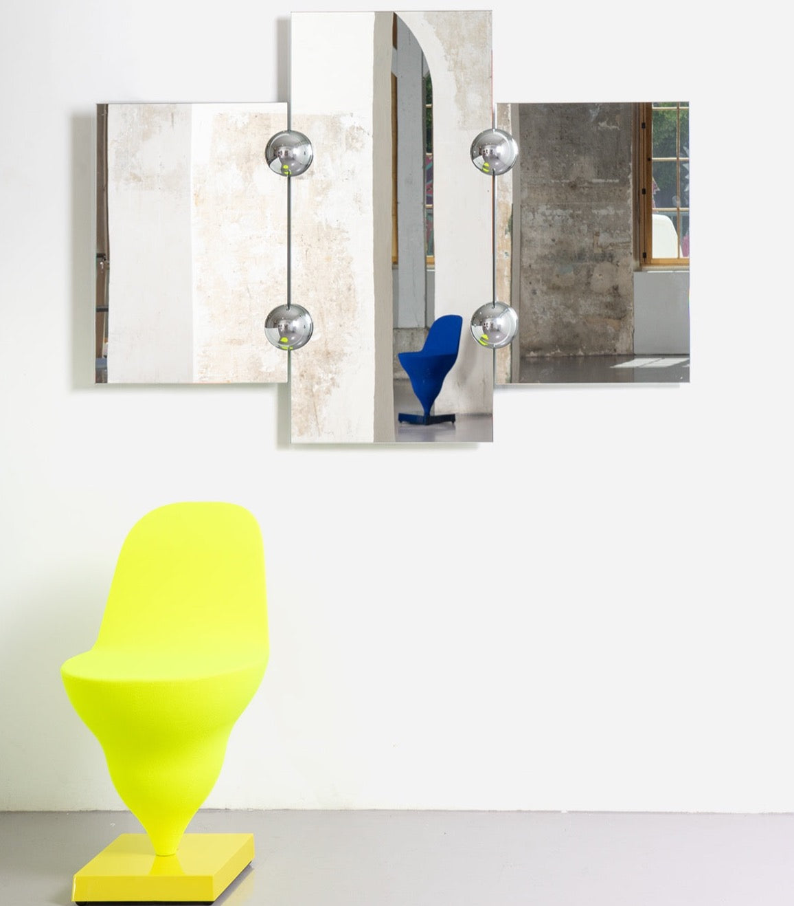 Miroir Sphera Triptych de Jean-Baptiste Fastrez - Moustache-The Woods Gallery