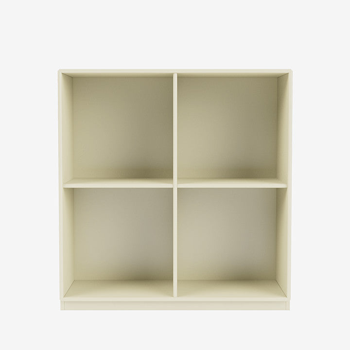 Module de Rangement Show par Peter J. Lassen - Montana-150 Vanilla-Plinthe h 3cm-The Woods Gallery