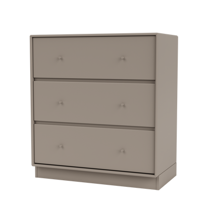 Commode Carry Quick Ship, laque 141 Truffle, sur socle de 7 cm, packshot Montana