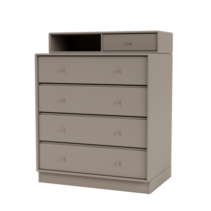 Commode Keep Quick Ship, laque 141 Truffle, sur socle de 7 cm, packshot Montana