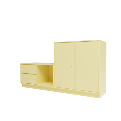 Banc Rest I Montana, laque 159 Camomile, sur socle de 7 cm, vue de trois quarts sur fond blanc