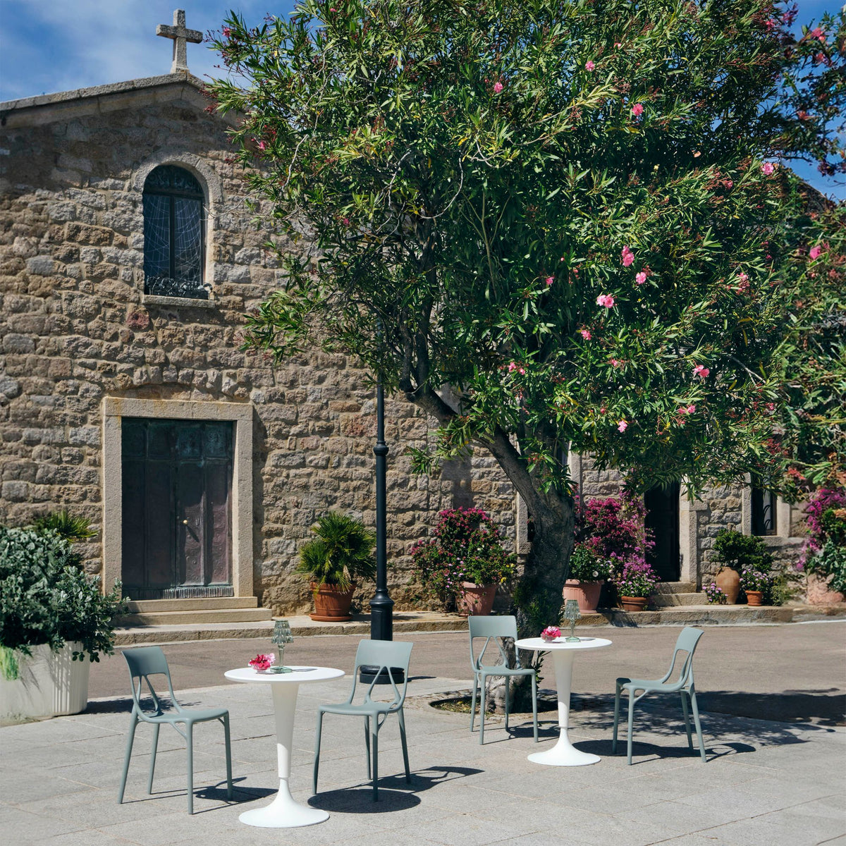 Nouveauté Chaise empilable A.I Lite de Philippe Starck - Kartell-Vert-The Woods Gallery
