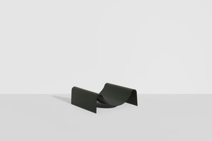 Ottoman Eclipse de Garnier &amp; Pingree - Petite Friture-structure seule Vert bouteille, vue trois quarts-The Woods Gallery