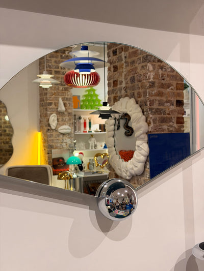 Miroir Sphera Fan de Jean-Baptiste Fastrez - Moustache - modèle d'exposition