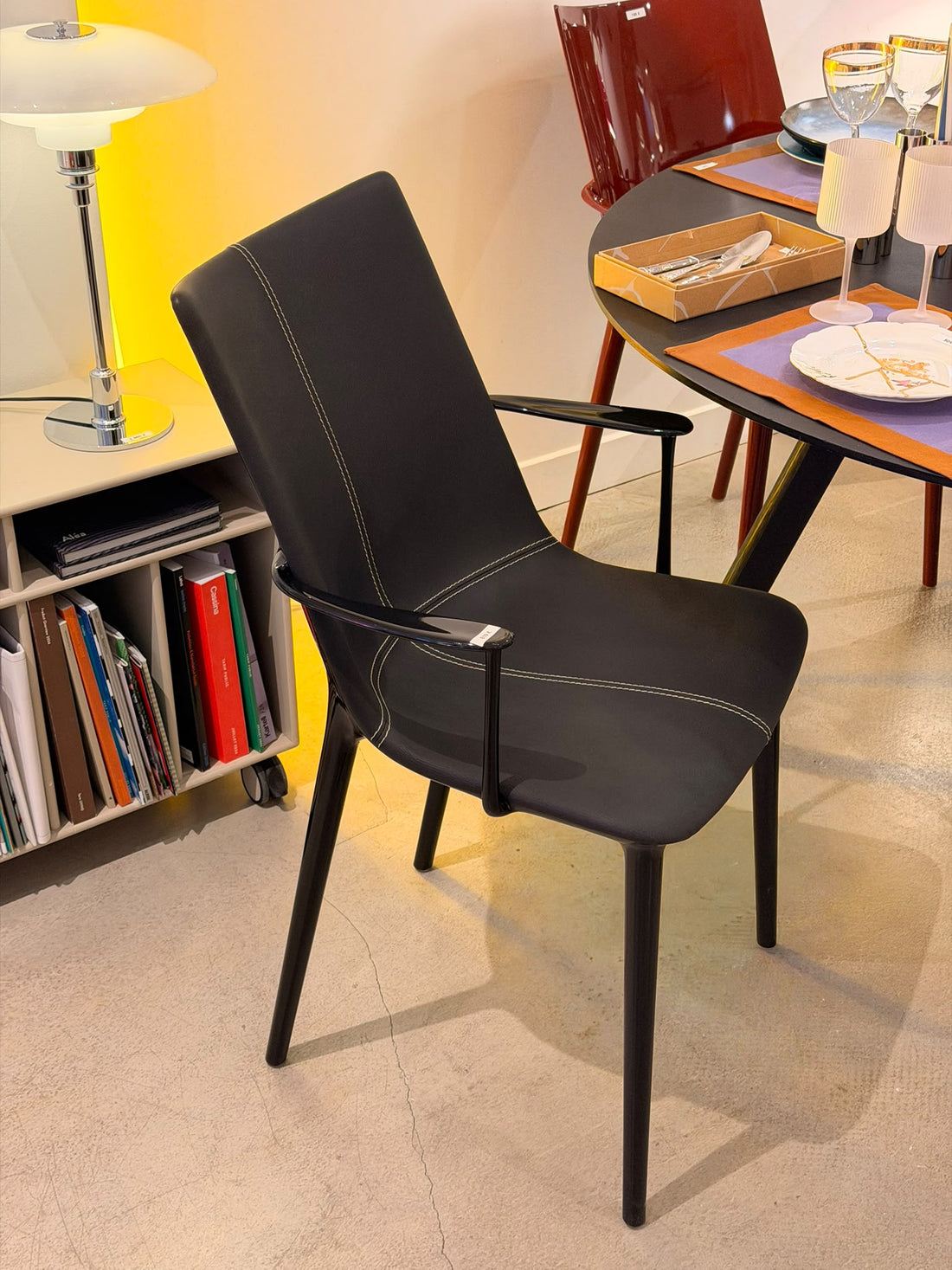Chaise H.H.H Cuir noir de Philippe Starck - Kartell - 1 modèle d&