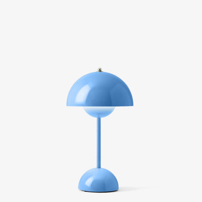 Petite lampe de table Flowerpot VP9 de Verner Panton - &amp;Tradition-Bleu piscine-The Woods Gallery