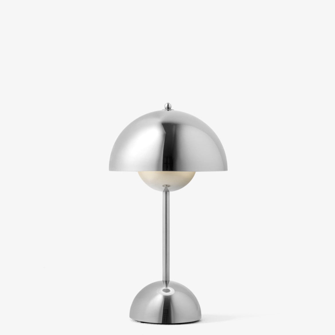 Petite lampe de table Flowerpot VP9 de Verner Panton - &amp;Tradition-Chromé-The Woods Gallery