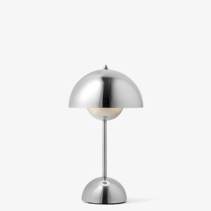 Petite lampe de table Flowerpot VP9 de Verner Panton - &amp;Tradition-Chromé-The Woods Gallery
