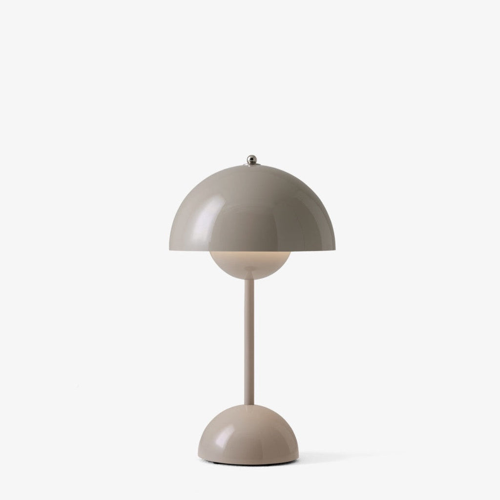 Petite lampe de table Flowerpot VP9 de Verner Panton - &Tradition-Grey Beige-The Woods Gallery
