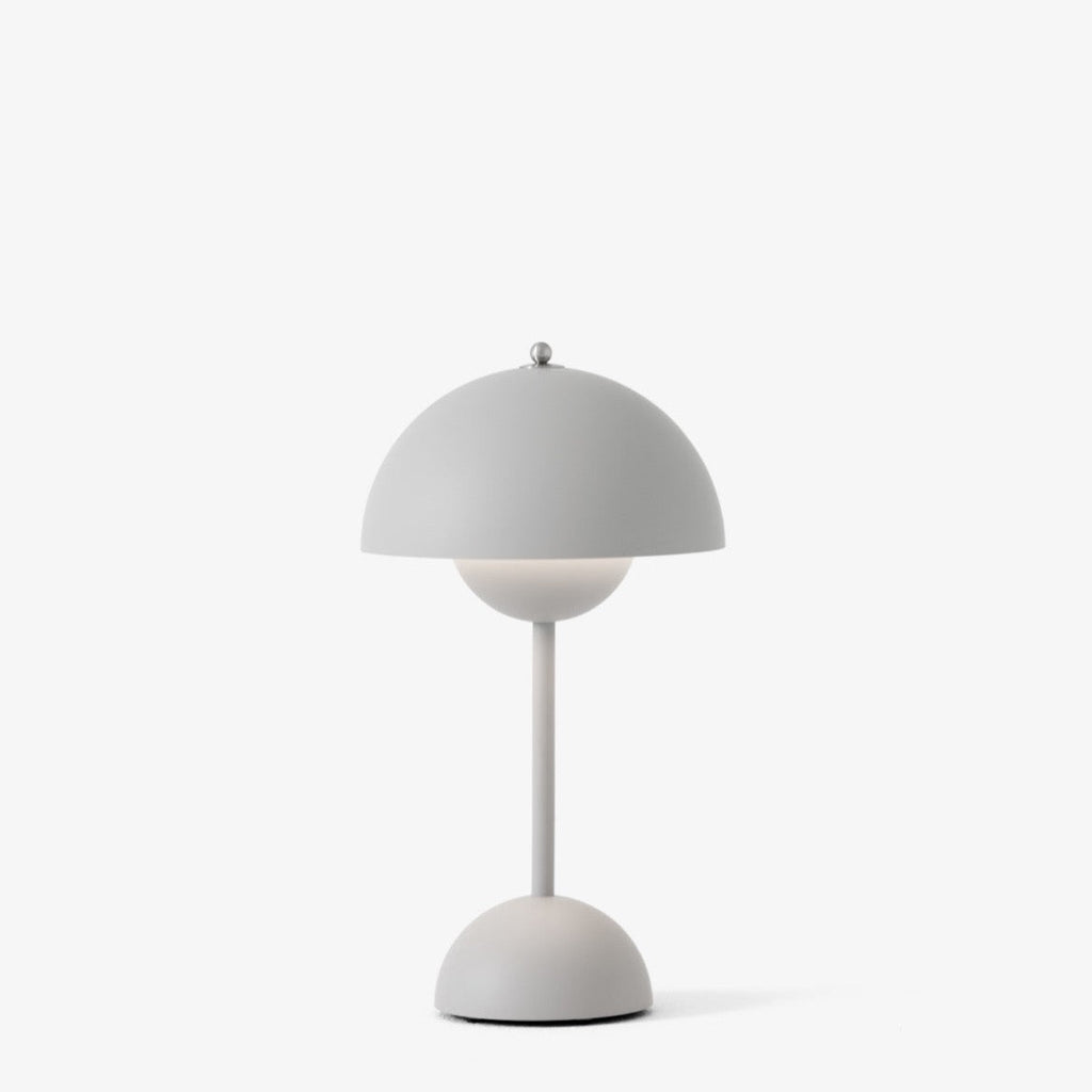 Petite lampe de table Flowerpot VP9 de Verner Panton - &Tradition-Matt Light Grey-The Woods Gallery