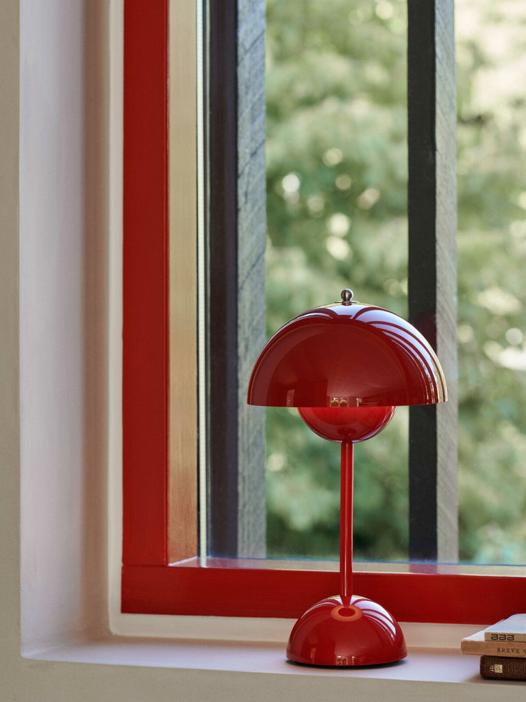 Petite lampe de table Flowerpot VP9 de Verner Panton - &Tradition-Matt White-The Woods Gallery