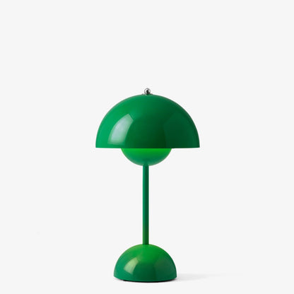 Petite lampe de table Flowerpot VP9 de Verner Panton - &amp;Tradition-Vert signal-The Woods Gallery
