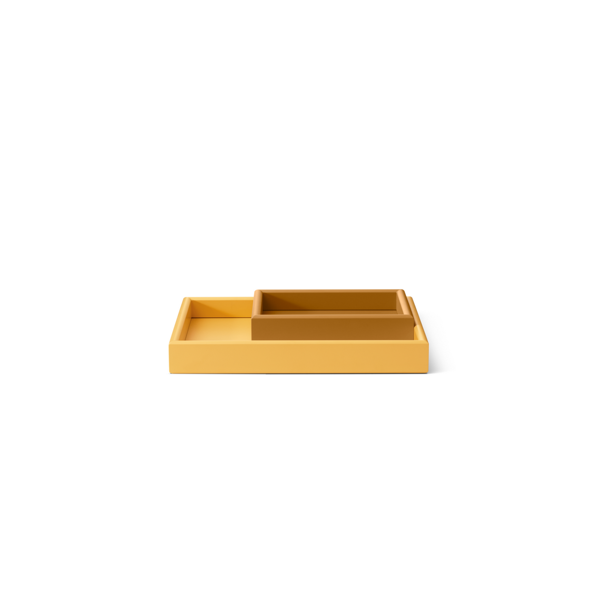 Plateaux Arrange set de 2 par Peter J. Lassen, Amber (petit) et Acacia (moyen), packshot Montana