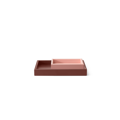 Plateaux Arrange set de 2 par Peter J. Lassen, Ruby (petit) et Masala (moyen), packshot Montana