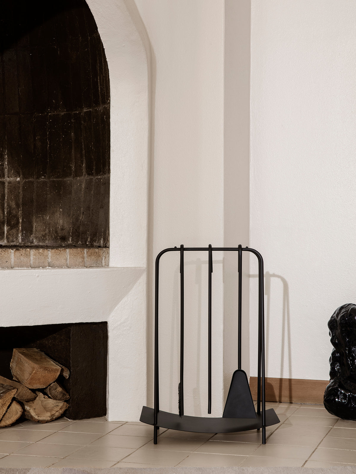Portant à ustensiles de cheminée de Trine Andersen - Ferm Living-The Woods Gallery