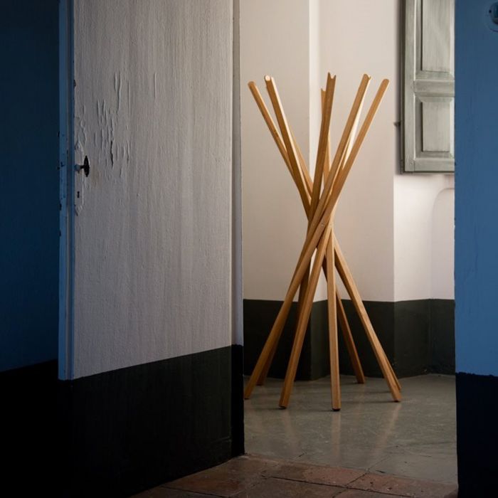 Porte-manteaux en bois massif Sciangai de De Pas, D’Urbino, Lomazzi - Zanotta-Noir-The Woods Gallery