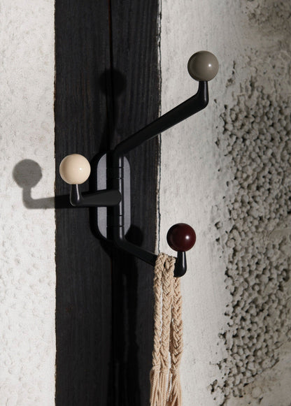 Porte-manteaux mural Capture Small SC74 de Space Copenhagen - &amp;Tradition-Multicouleur-The Woods Gallery