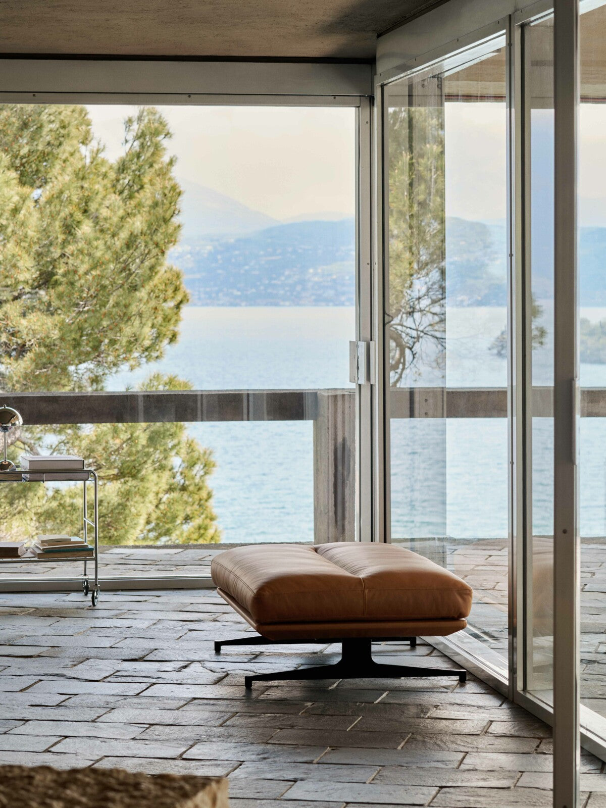 Pouf Invland AV32 par Anderssen &amp; Voll - &amp;Tradition-Cognac-The Woods Gallery