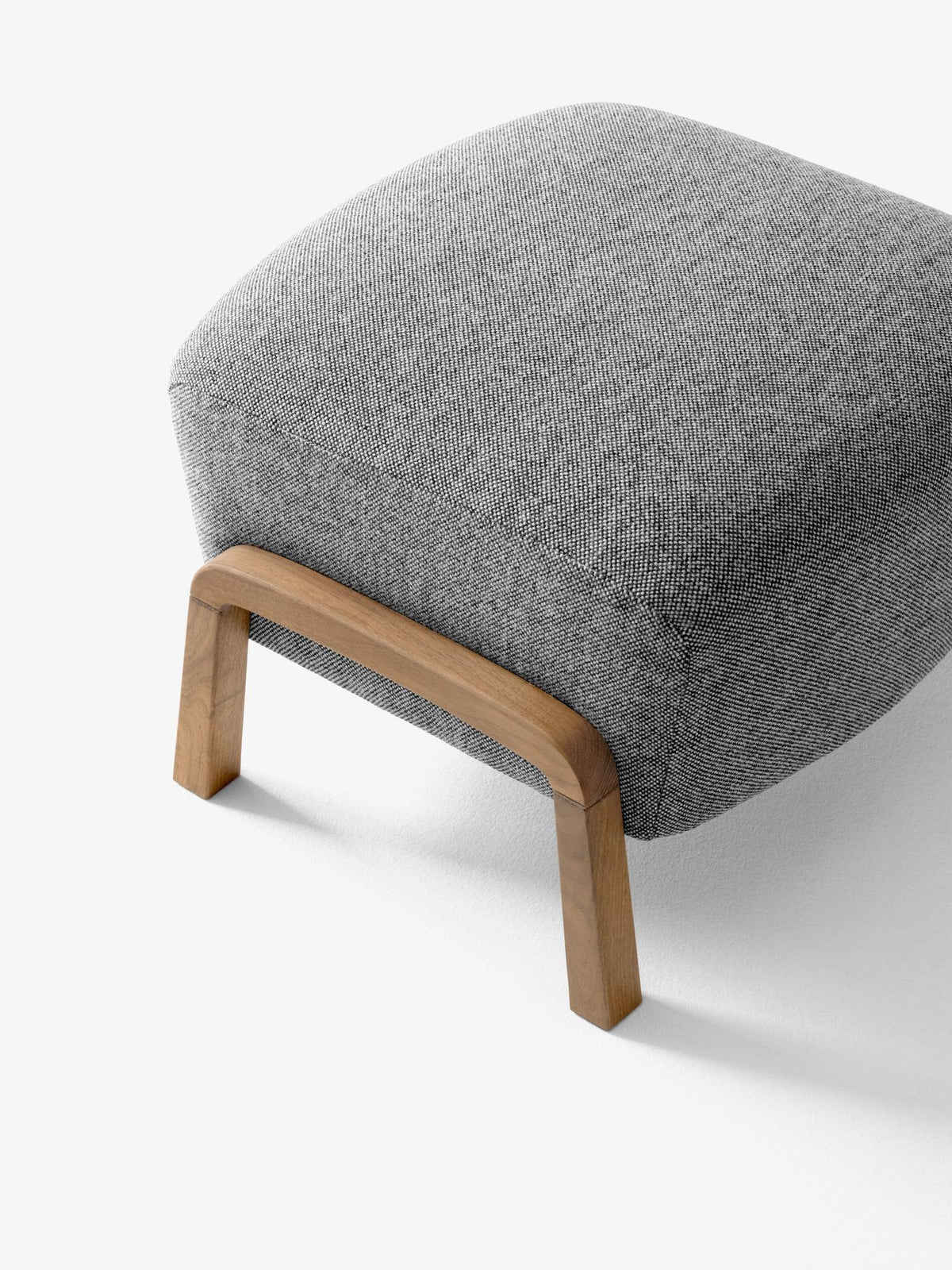 Pouf Wulff ATD3 de Jørgen Wolff - &amp;Tradition-Chêne huilé-Tissu groupe 1-The Woods Gallery