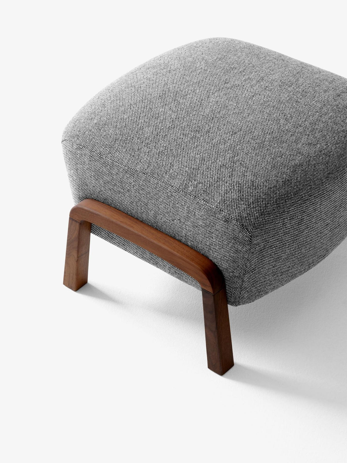 Pouf Wulff ATD3 de Jørgen Wolff - &amp;Tradition-Chêne huilé-Tissu groupe 1-The Woods Gallery