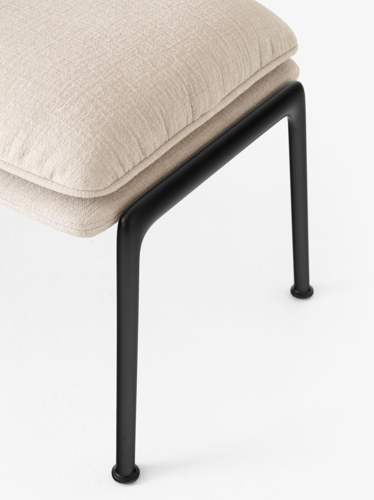 Repose-pieds Muno LN20 de Luca Nichetto - &amp;Tradition-Noir chaud-Tissu groupe 1-The Woods Gallery