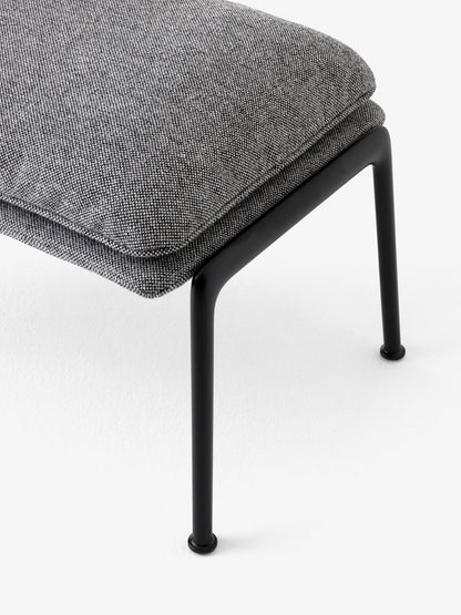 Repose-pieds Muno LN20 de Luca Nichetto - &amp;Tradition-Noir chaud-Tissu groupe 1-The Woods Gallery