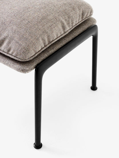 Repose-pieds Muno LN20 de Luca Nichetto - &amp;Tradition-Noir chaud-Tissu groupe 1-The Woods Gallery
