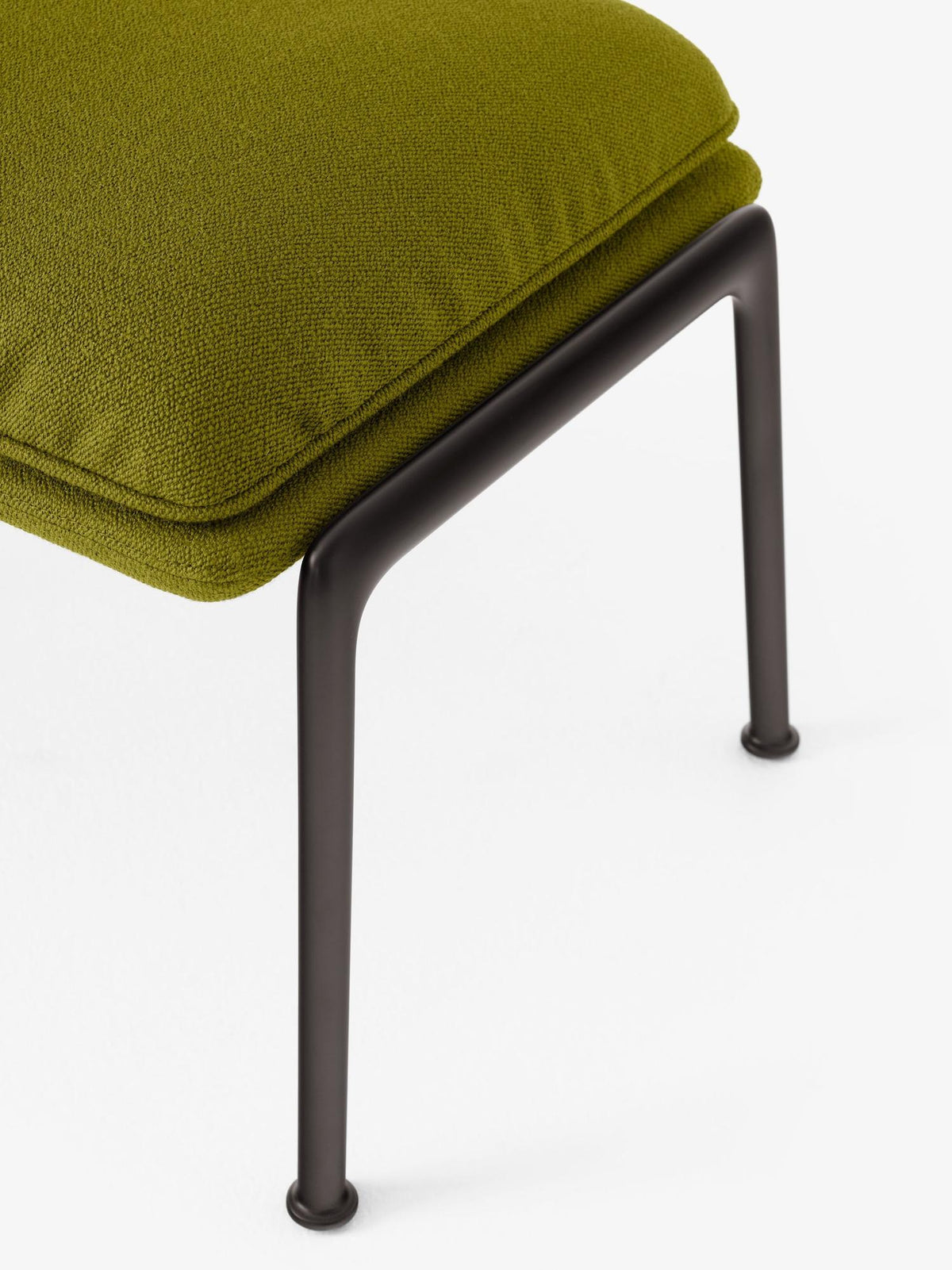 Repose-pieds Muno LN20 de Luca Nichetto - &amp;Tradition-Noir chaud-Tissu groupe 1-The Woods Gallery