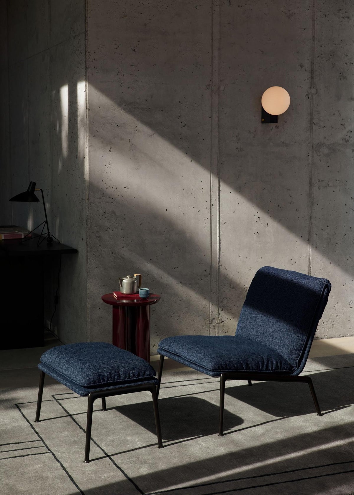 Repose-pieds Muno LN20 de Luca Nichetto - &amp;Tradition-Noir chaud-Tissu groupe 1-The Woods Gallery