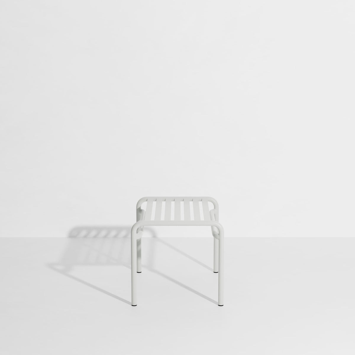 Repose-pieds Week-End de Studio Brichet-Ziegler - Petite Friture-Gris perle-The Woods Gallery