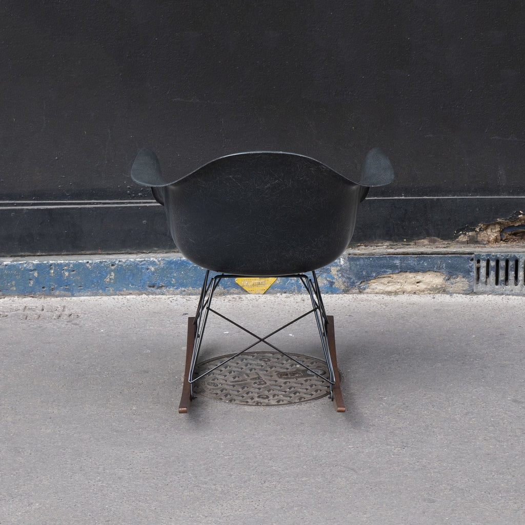 Rocking Chair Elephant Grey de Charles & Ray Eames - Herman Miller - Vintage-The Woods Gallery