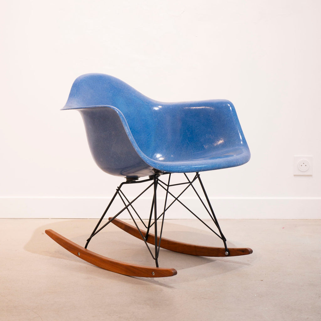 Rocking chair Ultramarine de Charles & Ray Eames - Herman Miller - Vintage-The Woods Gallery
