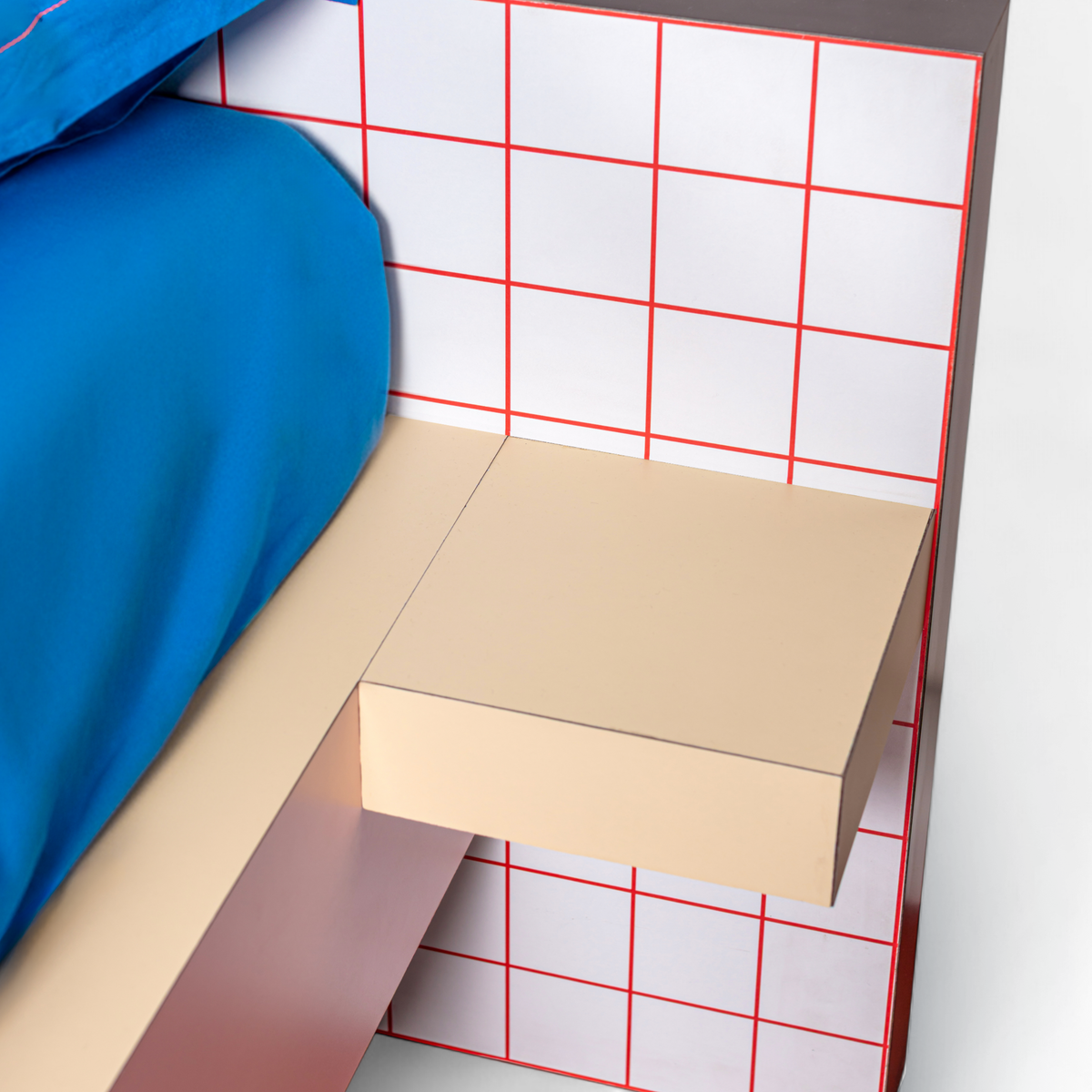Lit Super Bed Red Grid de Hello Again - Seletti-vue 6-The Woods Gallery
