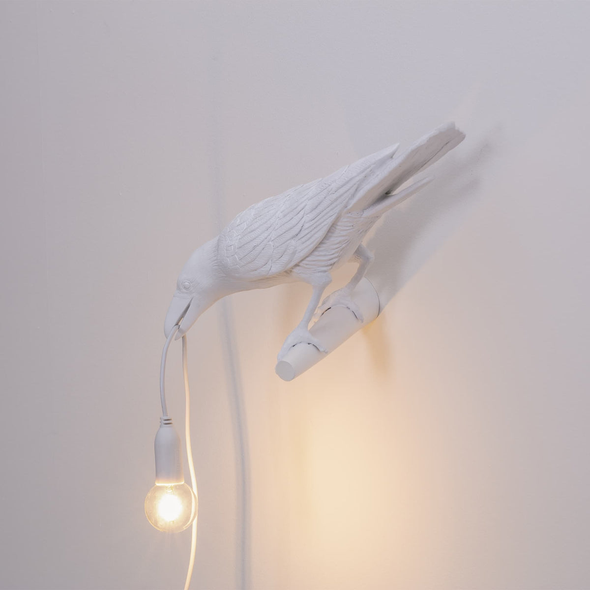 Applique Bird Lamp Looking Left blanche de Marcantonio - Seletti-vue 4-The Woods Gallery