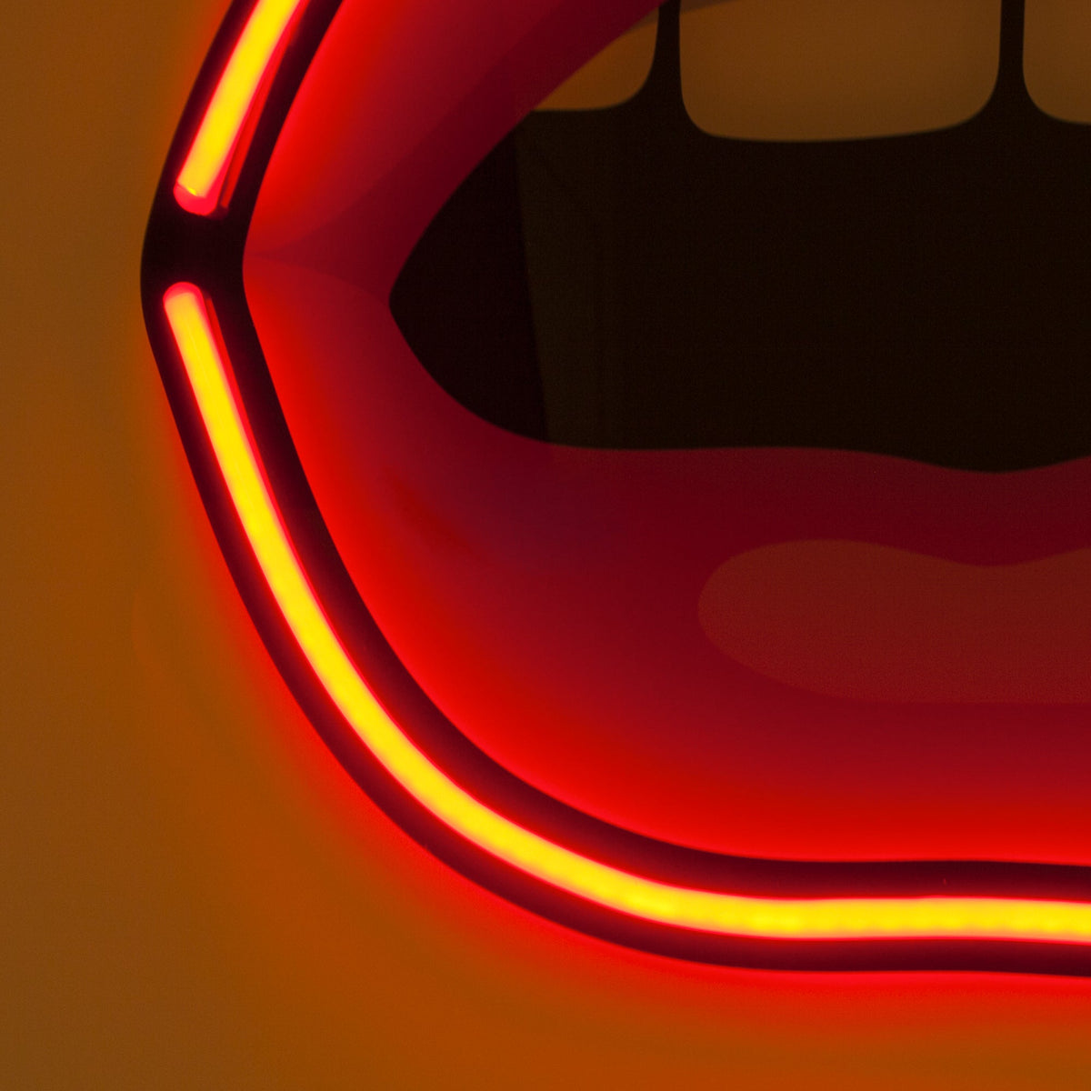 Applique Neon Mouth de Studio Job - Seletti-vue 5-The Woods Gallery