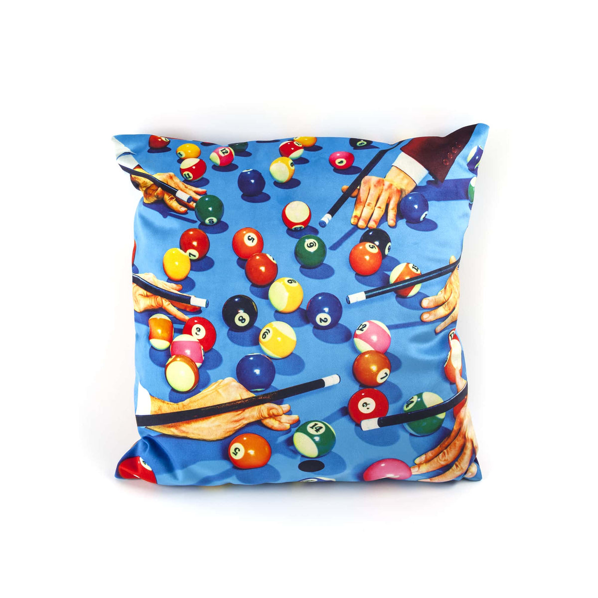Coussin Snooker de ToiletPaper - Seletti-vue 1-The Woods Gallery