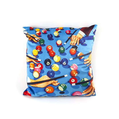 Coussin Snooker de ToiletPaper - Seletti-vue 1-The Woods Gallery