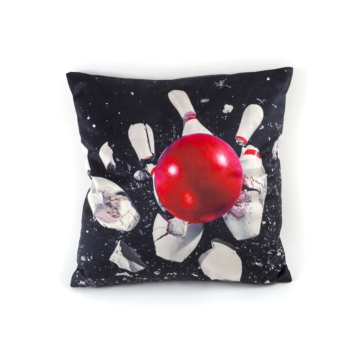 Coussin Bowling de ToiletPaper - Seletti-vue 2-The Woods Gallery