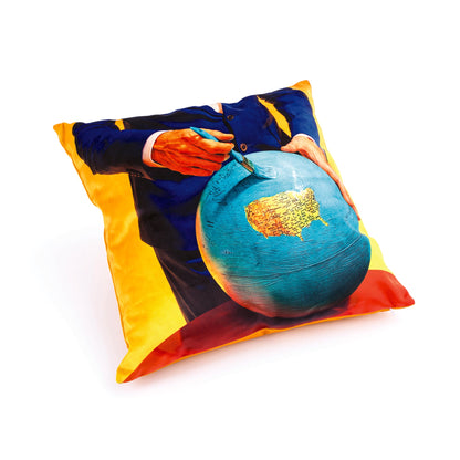 Coussin Globe de ToiletPaper - Seletti-vue 6-The Woods Gallery