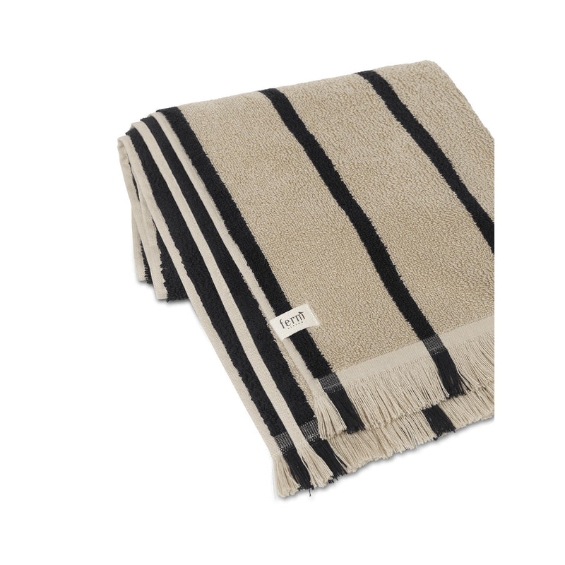 Serviette de bain Alee Bath Towel - Ferm Living-Sable / Noir-The Woods Gallery