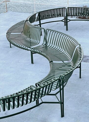 Support de fixation au sol gamme de jardin Palissade - Hay-en situation-The Woods Gallery