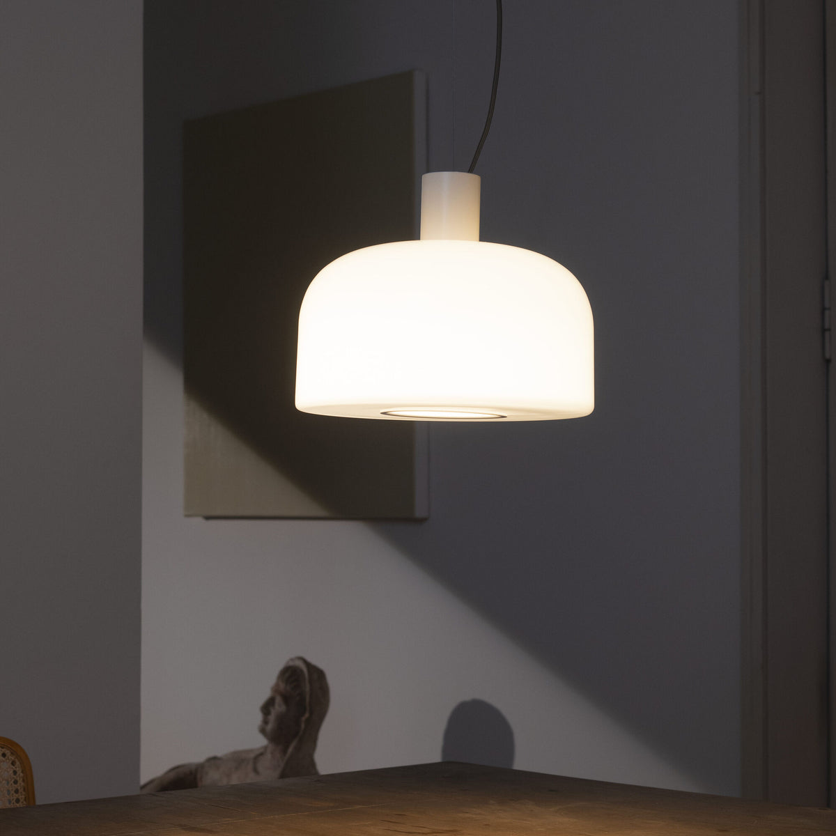 Suspension Bellhop Glass S2 de Barber &amp; Osgerby - Flos-Blanc-The Woods Gallery